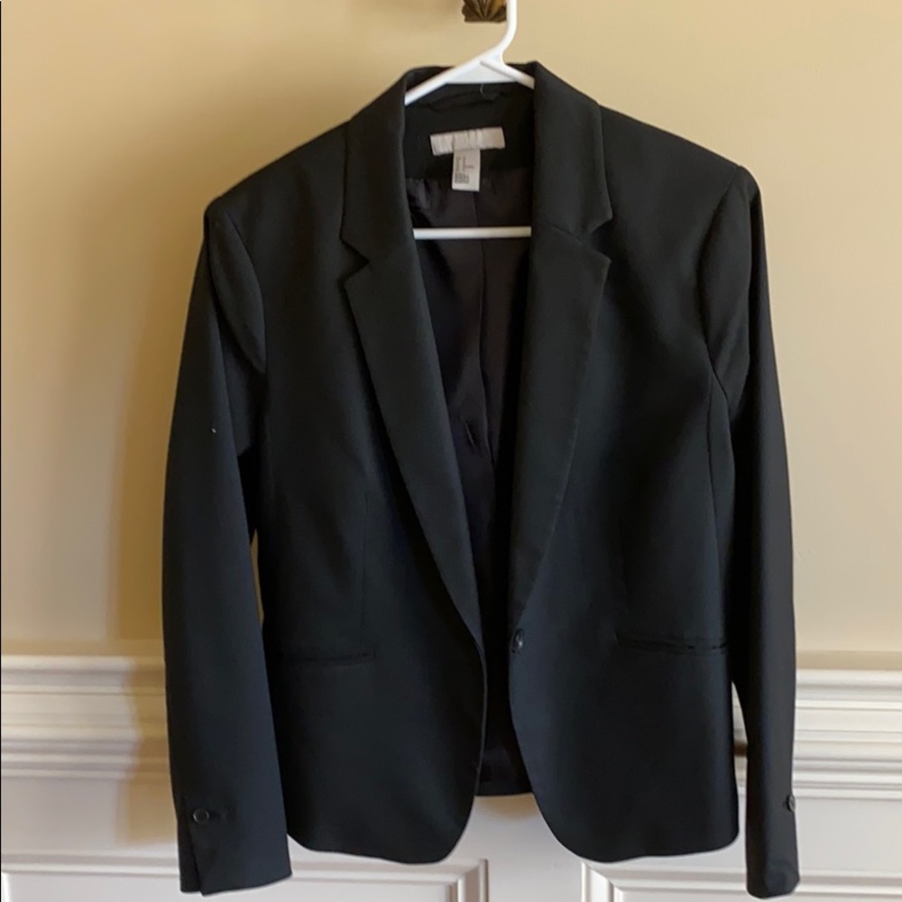 Woman’s black HM jacket